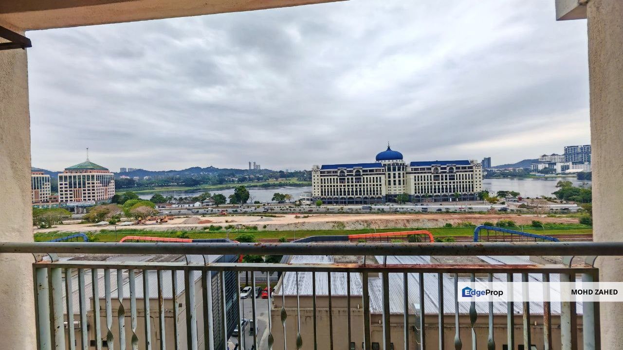 2 COVERED PARKING FACING LAKE Fortune Park Apartment Seri kembangan FOr sale untuk dijual, Selangor, Seri Kembangan