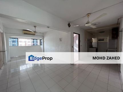 Near Lrt Low floor Apartment taman cahaya Ampang, Selangor, Ampang