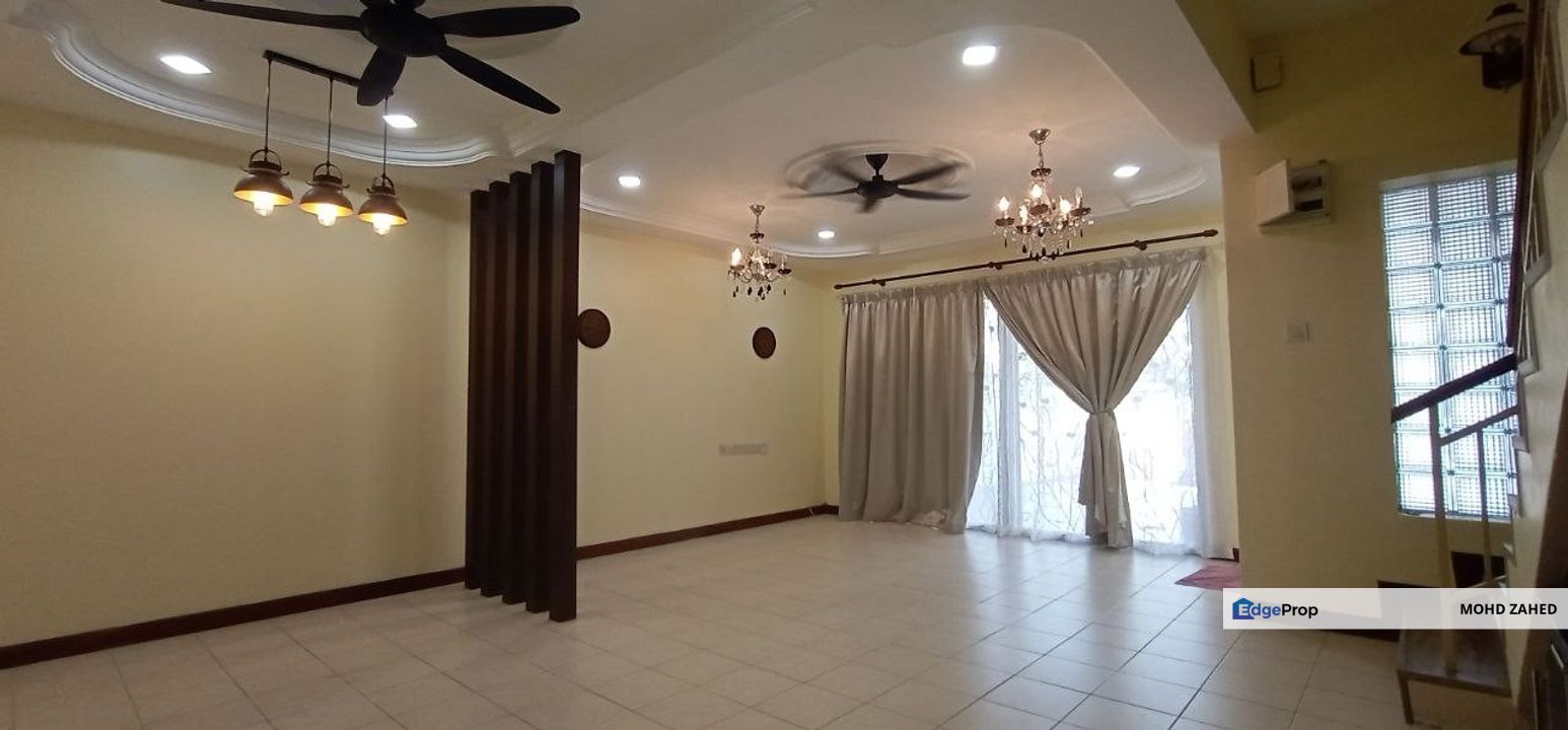 Gated guarded near cecawi Lake Double Storey Seksyen 6 kota Damansara Petaling Jaya, Selangor, Kota Damansara