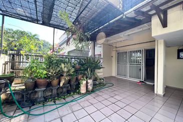 Taman Pertama