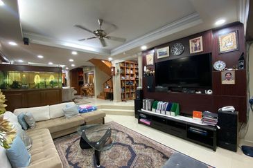 Dual frontage Corner Lot Double Storey Taman Melawati Kl