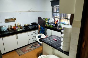 Fully extended Double Storey Taman Sri Raya Ampang Near Tasik Tambahan, Melur, teratai