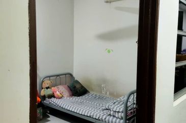 Fully extended Double Storey Taman Sri Raya Ampang Near Tasik Tambahan, Melur, teratai