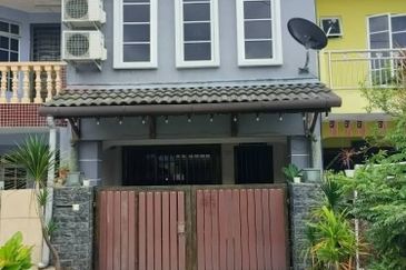 Fully extended Double Storey Taman Sri Raya Ampang Near Tasik Tambahan, Melur, teratai