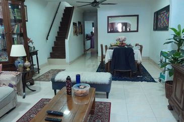 Fully extended Double Storey Taman Sri Raya Ampang Near Tasik Tambahan, Melur, teratai