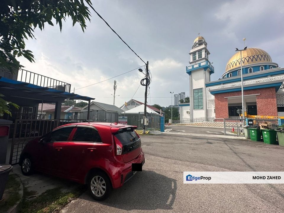 Fully extendednEnd lot Double Storey Taman Bukit Belimbing Seri kembangan, Selangor, Seri Kembangan