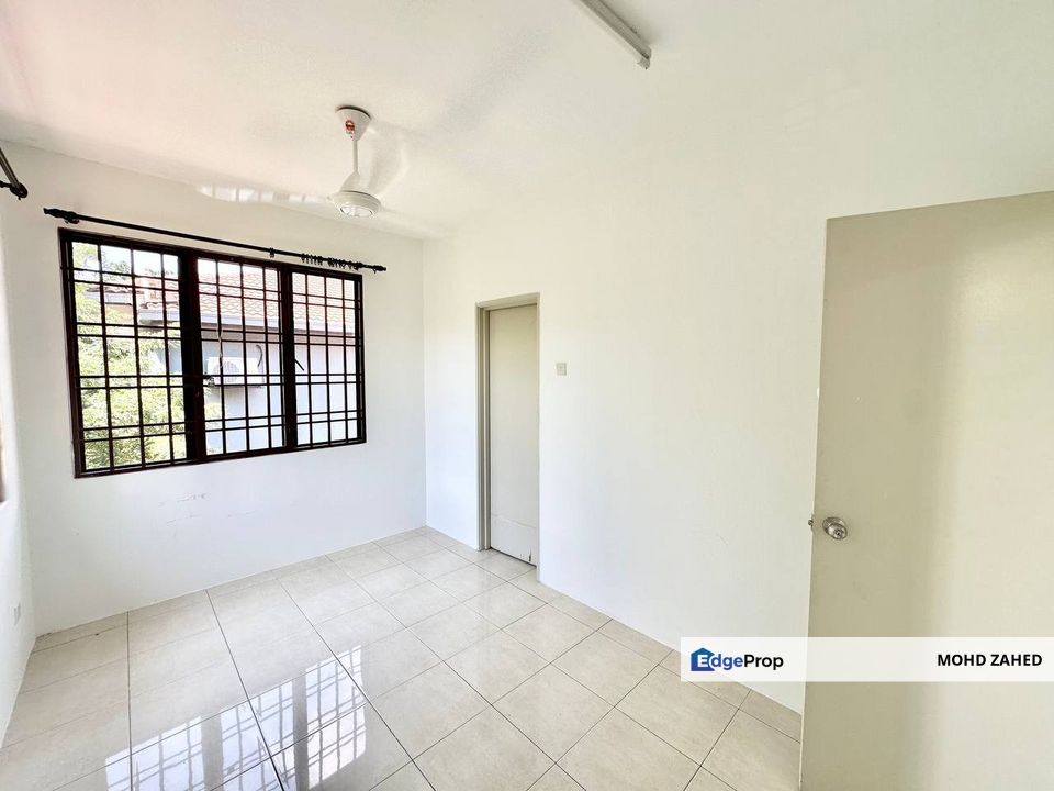 Freehold End lot Double Storey Taman Dagang Permai Ampang, Selangor, Ampang