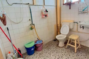 Freehold Open Corner Lot Double Storey Taman United Old klang road Kl