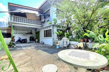 Freehold Open Corner Lot Double Storey Taman United Old klang road Kl