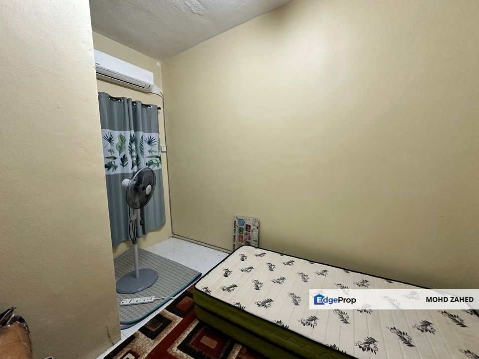 Facing Open Freehold Double Storey Taman Taming Ria Balakong Seri Kembangan, Selangor, Balakong