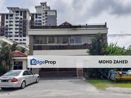 3 storey Bungalow Taman Ampang Utama Dagang avenue Ampang, Selangor, Ampang