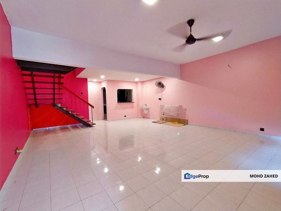 Near surau 50m Double Storey Taman seri Ampang watan desa Halaman, Selangor, Ampang