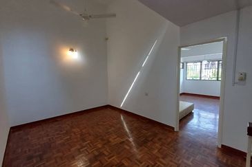 Jalan Sepah Puteri 5/12