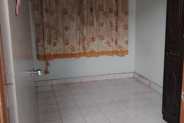 Taman Sri Bayu, Kampung Tasik Tambahan