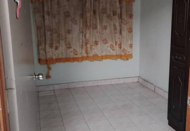 Taman Sri Bayu, Kampung Tasik Tambahan