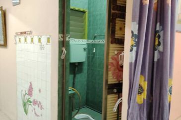 Taman Sri Bayu, Kampung Tasik Tambahan