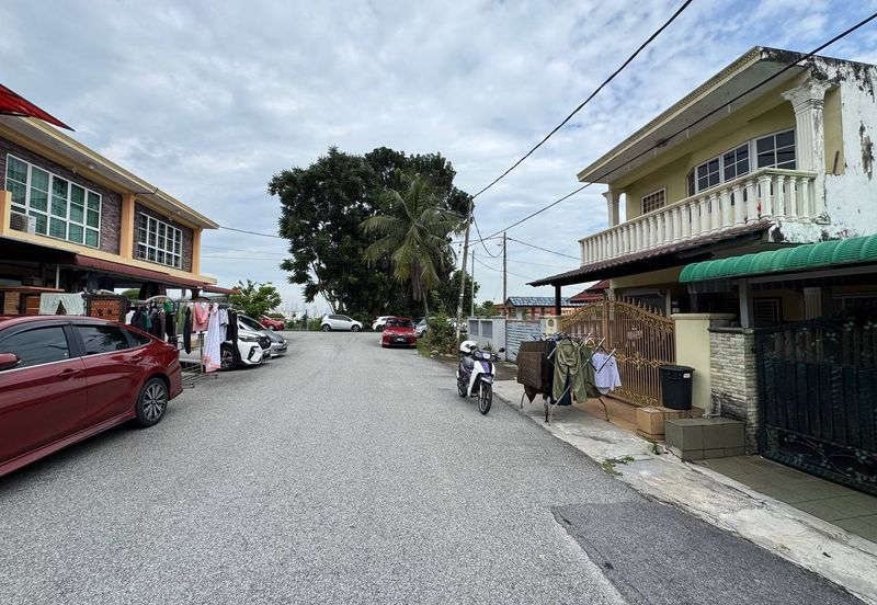 Taman Sri Bayu, Kampung Tasik Tambahan