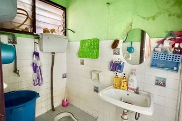 Taman Sri Bayu, Kampung Tasik Tambahan