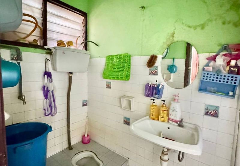 Taman Sri Bayu, Kampung Tasik Tambahan