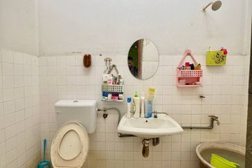 Taman Sri Bayu, Kampung Tasik Tambahan