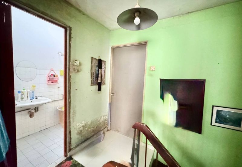 Taman Sri Bayu, Kampung Tasik Tambahan