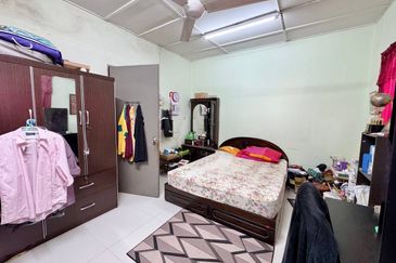 Taman Sri Bayu, Kampung Tasik Tambahan