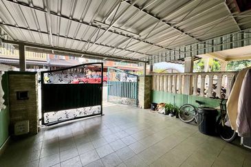 Taman Sri Bayu, Kampung Tasik Tambahan