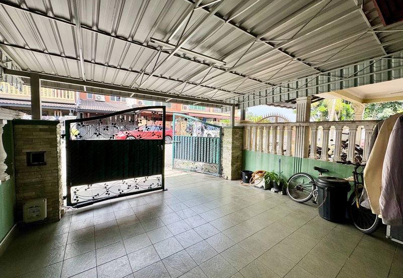 Taman Sri Bayu, Kampung Tasik Tambahan