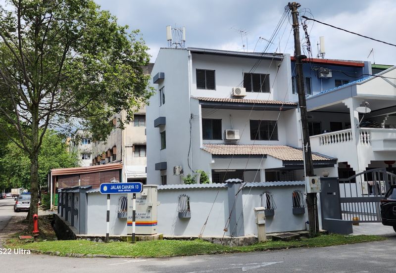 Taman Cahaya, Ampang