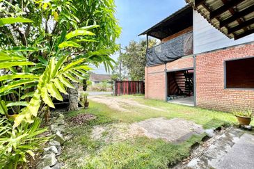 Taman Sri Raya, Batu 9