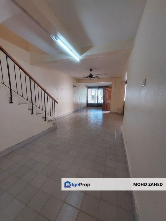 Facing Open Double Storey Jalan Kolam air Lama Ukay heights Ampang, Selangor, Ampang