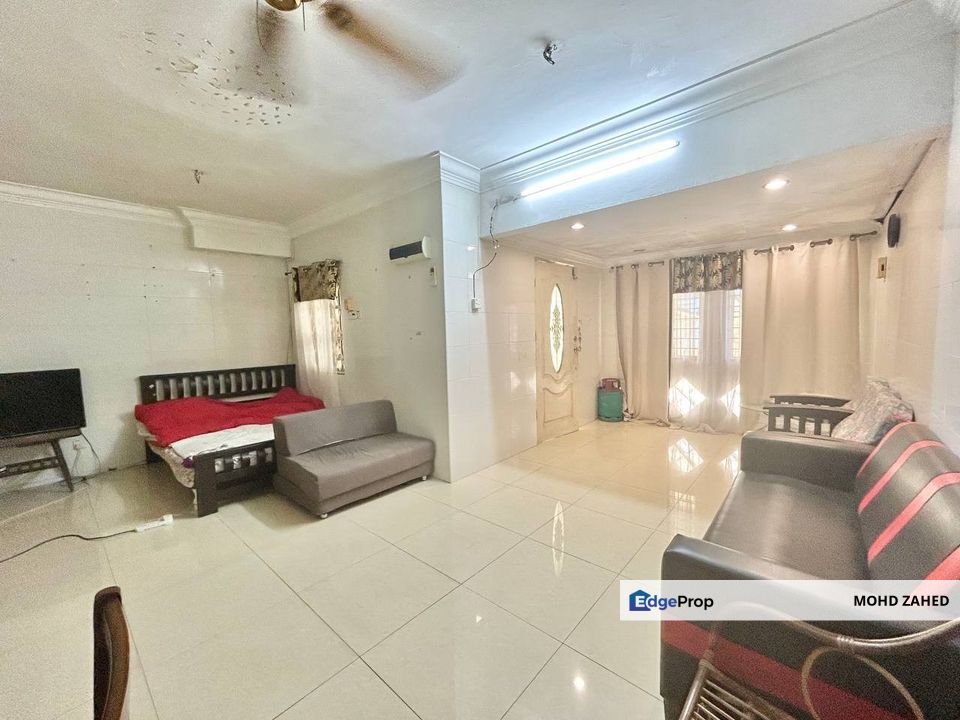 Taman Serdang Raya Seri Kembangan End Lot Double Storey For Sale, Selangor, Seri Kembangan