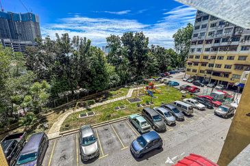 Pangsapuri Ruselia @ Taman Pinggiran Utama