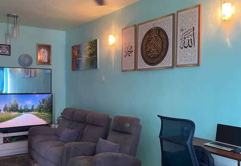 Residensi Bistaria, Ukay Bistari