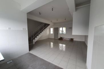 Townhouse Seri Kenari, Saujana Perdana, Sungai Buloh, Selangor