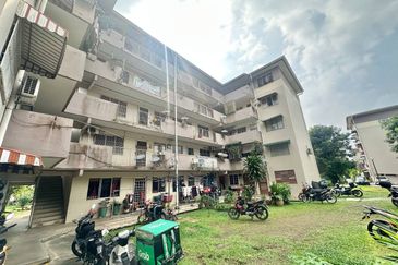 Seksyen 4 Wangsa Maju Flat