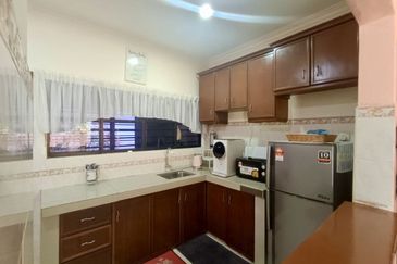 Jalan Kemus, Simpang Ampat