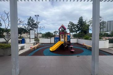 The Galleria 2, Taman Equine Park, Seri Kembangan, Selangor