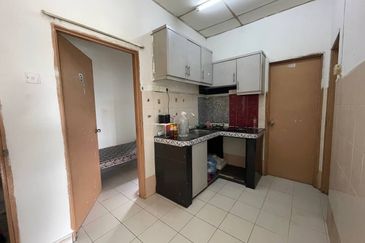 Apartment Pusat Komersial Amaniah, Batu Caves, Selangor