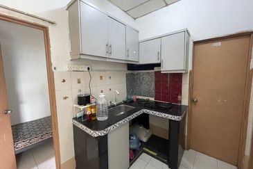 Apartment Pusat Komersial Amaniah, Batu Caves, Selangor