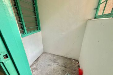 Anggerik Apartment, Seri Kembangan