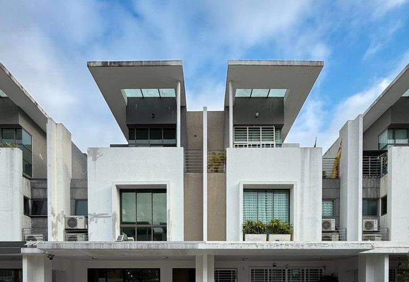 Lake Point Residence