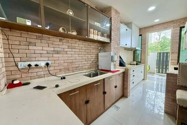 Lake Point Residence