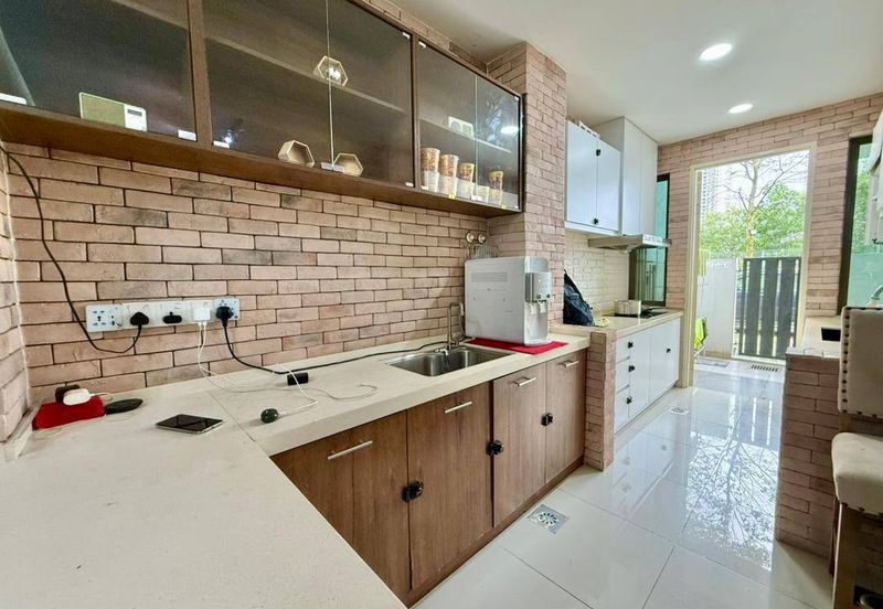 Lake Point Residence