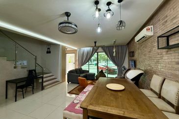 Lake Point Residence