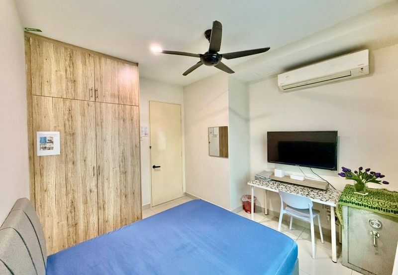 Lake Point Residence