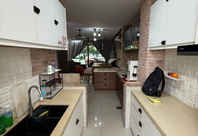 Lake Point Residence