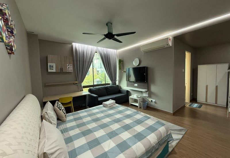 Lake Point Residence