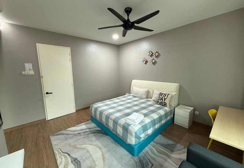 Lake Point Residence