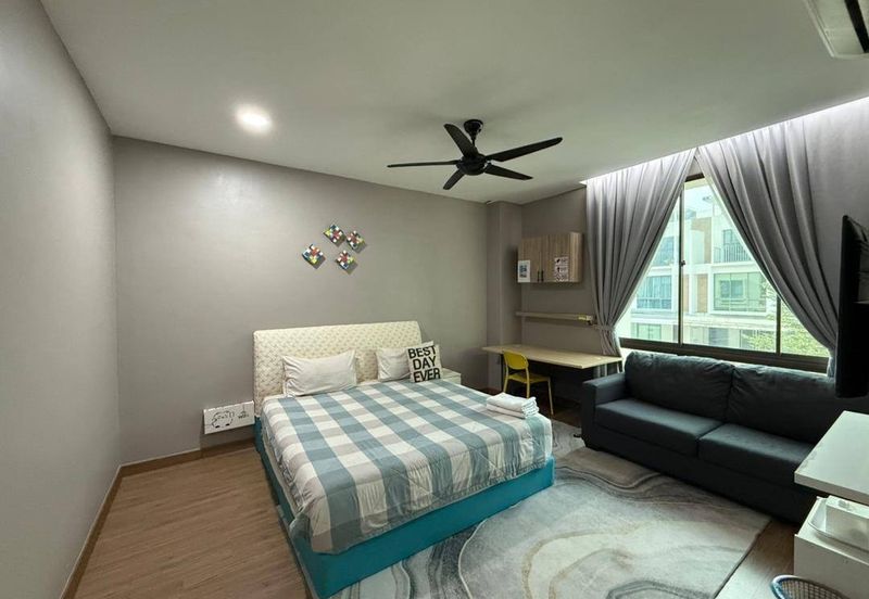 Lake Point Residence